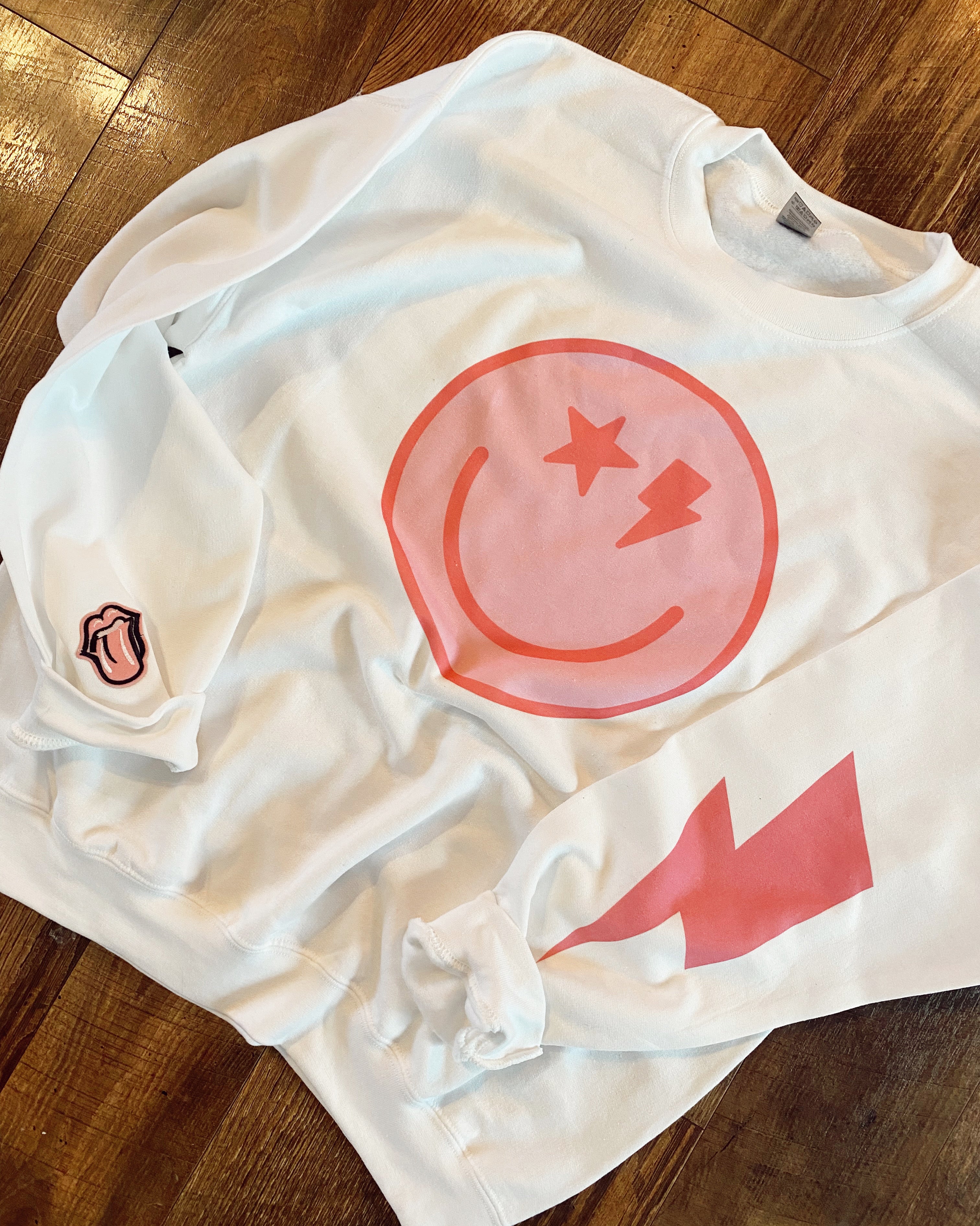Retro Smiley Crew – Luna and Bloom